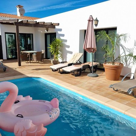 Beautiful Spacious Villa With Private Heated Pool In Lajares Exteriér fotografie