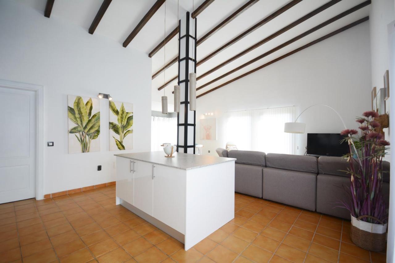 Beautiful Spacious Villa With Private Heated Pool In Lajares Exteriér fotografie