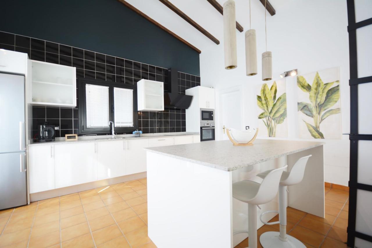 Beautiful Spacious Villa With Private Heated Pool In Lajares Exteriér fotografie