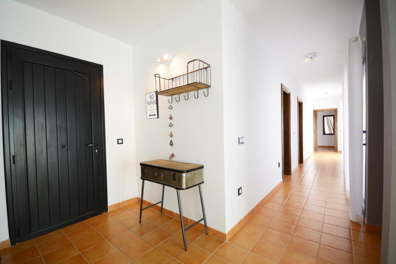Beautiful Spacious Villa With Private Heated Pool In Lajares Exteriér fotografie