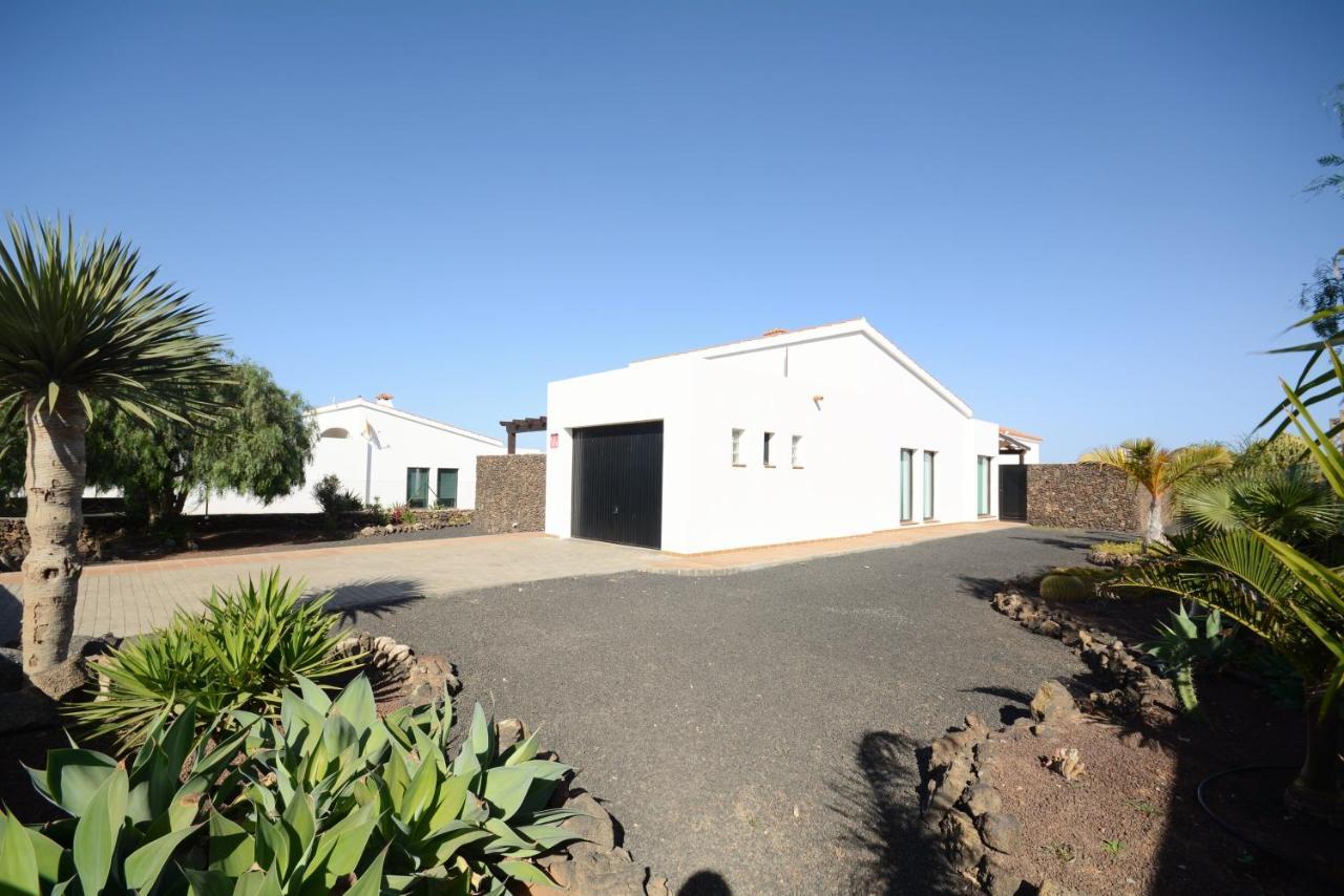 Beautiful Spacious Villa With Private Heated Pool In Lajares Exteriér fotografie
