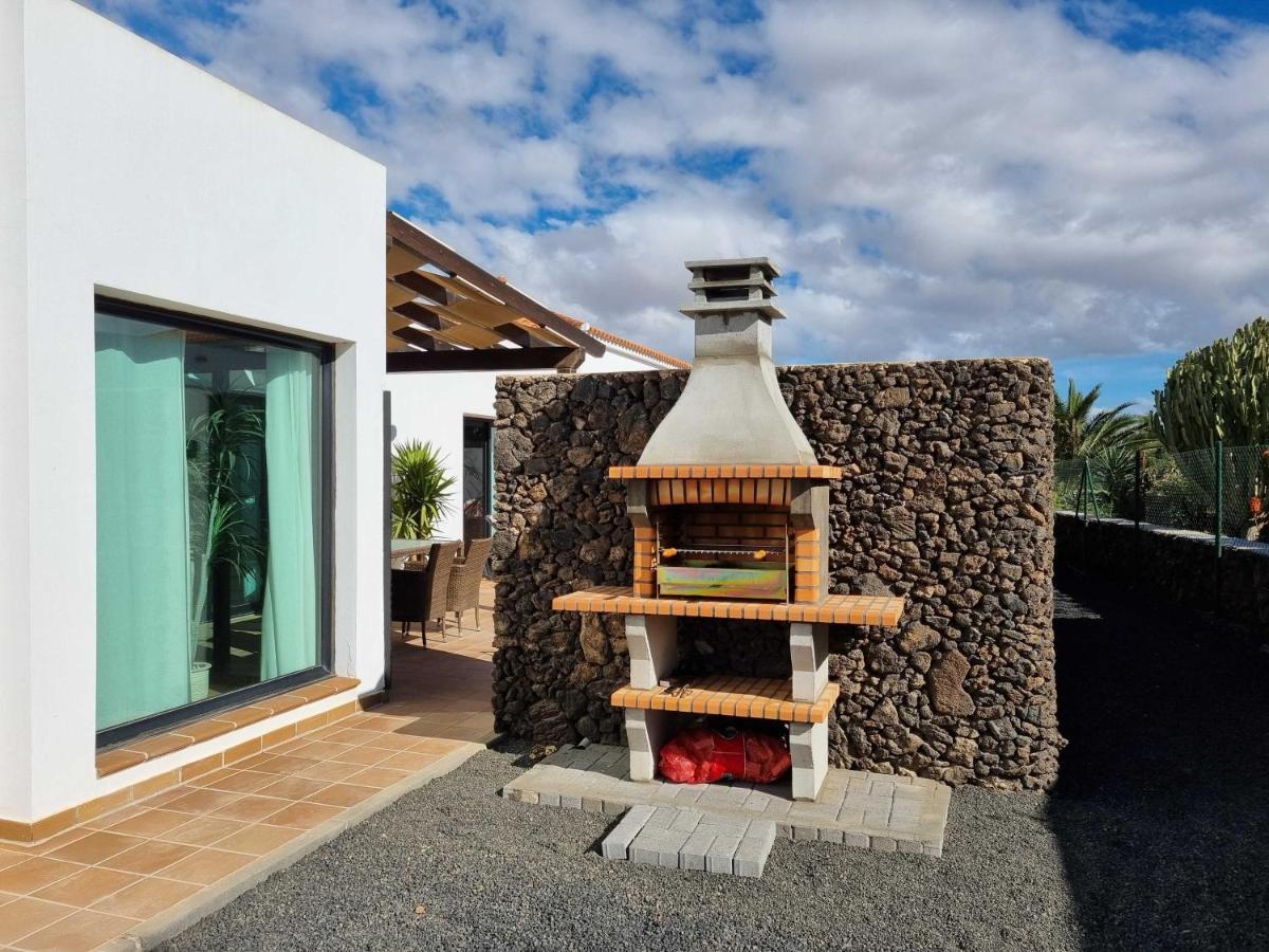 Beautiful Spacious Villa With Private Heated Pool In Lajares Exteriér fotografie